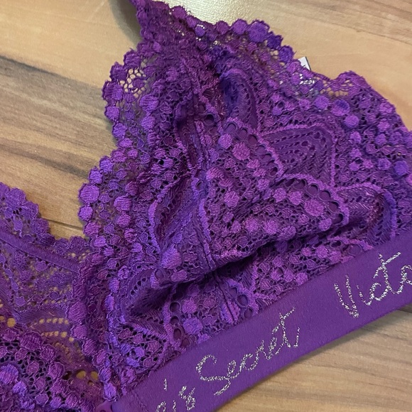 Victoria Secret lacy triangle bralette size M purple - Picture 2 of 4